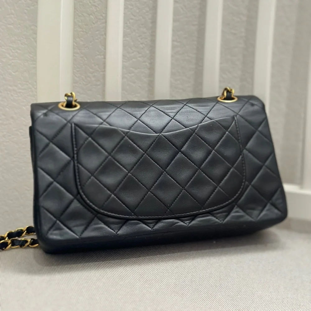 ❌ SOLD ❌ CHANEL VINTAGE Small Classic Flap 24K Gold - Picture 2 of 16